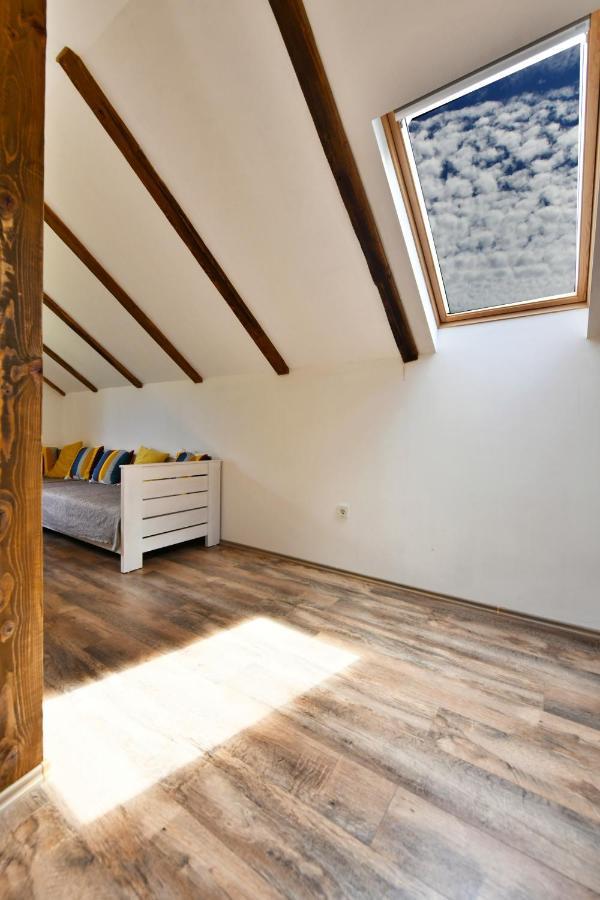 Apartman Doris Rakovica Exteriör bild