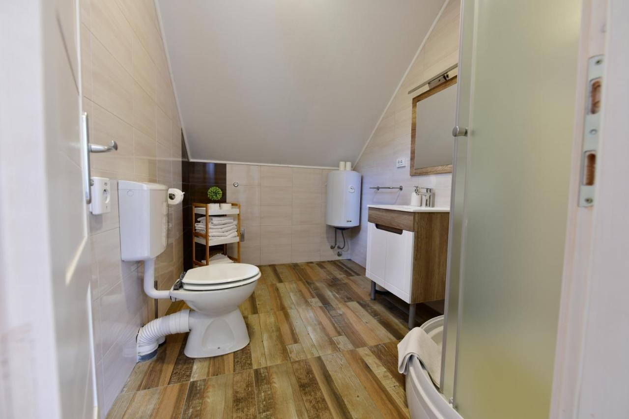 Apartman Doris Rakovica Exteriör bild