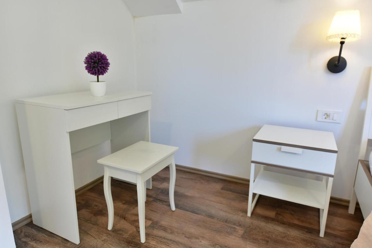 Apartman Doris Rakovica Exteriör bild