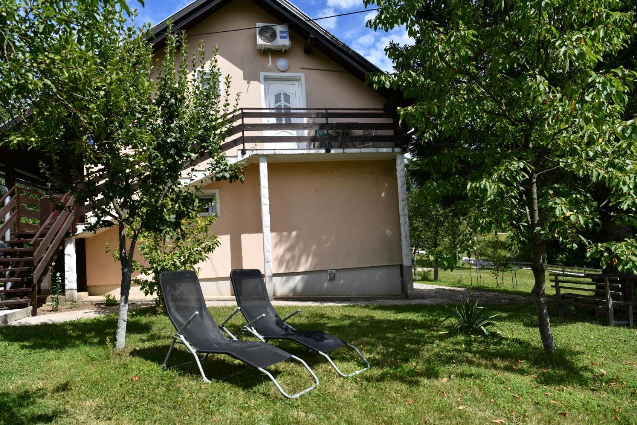 Apartman Doris Rakovica Exteriör bild